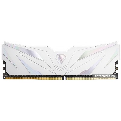 Оперативная память Netac Shadow II White 16ГБ DDR4 2666 МГц NTSWD4P26SP-16W